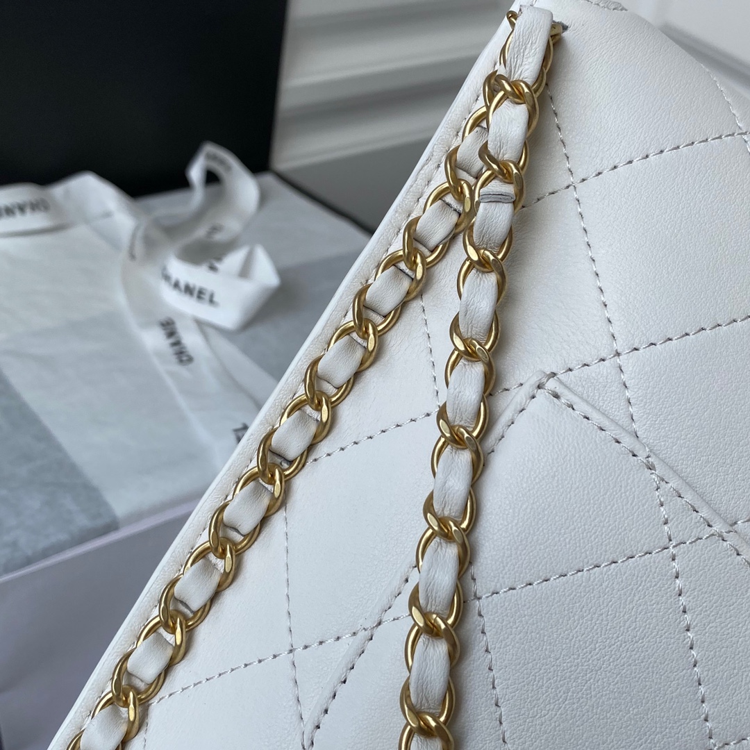 Ch**el large hobo bag calfskin & gold-tone metal white as2543 23 x 25.5 x 8 cm