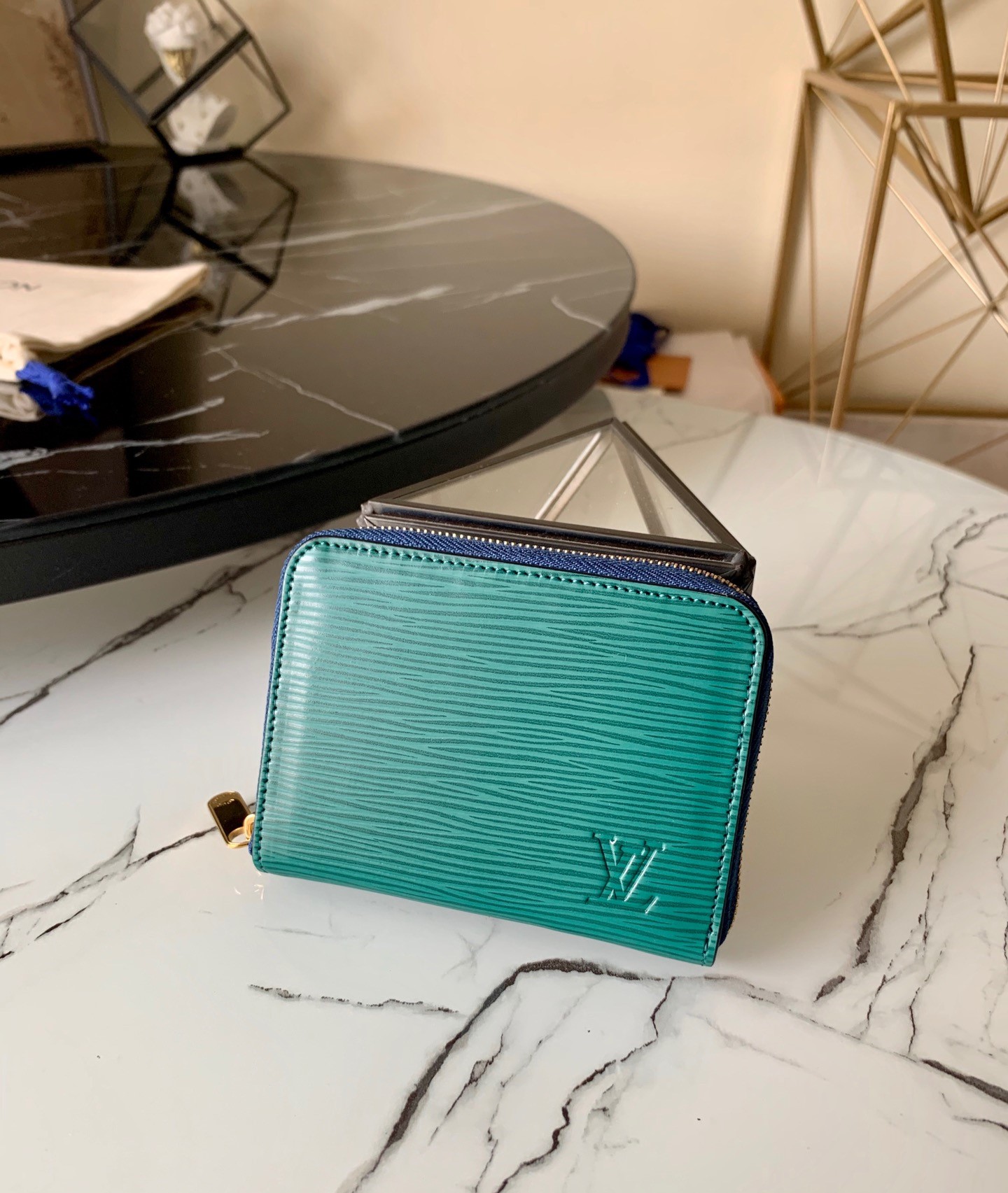 l0vis Vvtt0n zippy coin purse epi leather green m68759 11 x 8.5 x 2 cm