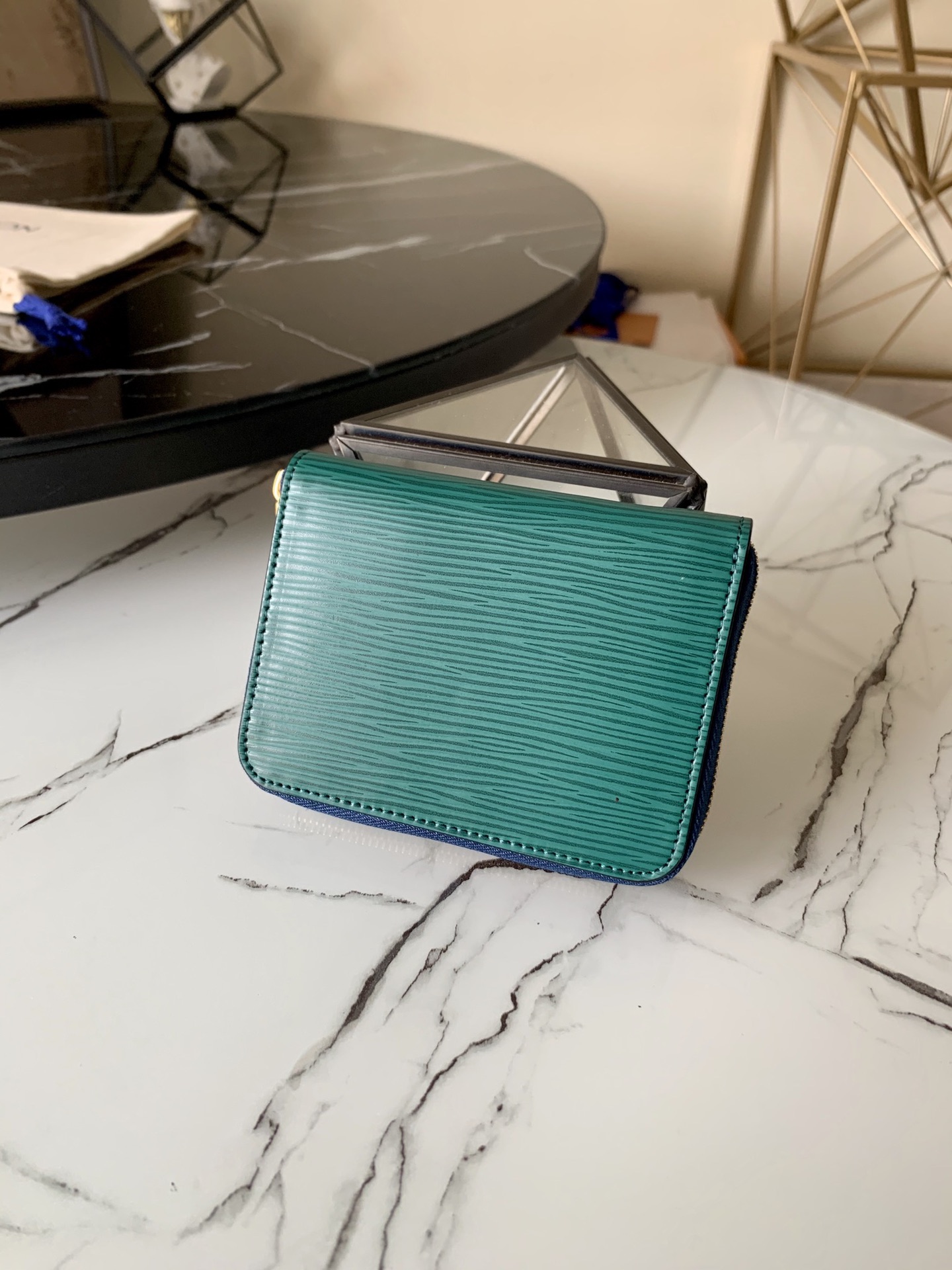 l0vis Vvtt0n zippy coin purse epi leather green m68759 11 x 8.5 x 2 cm