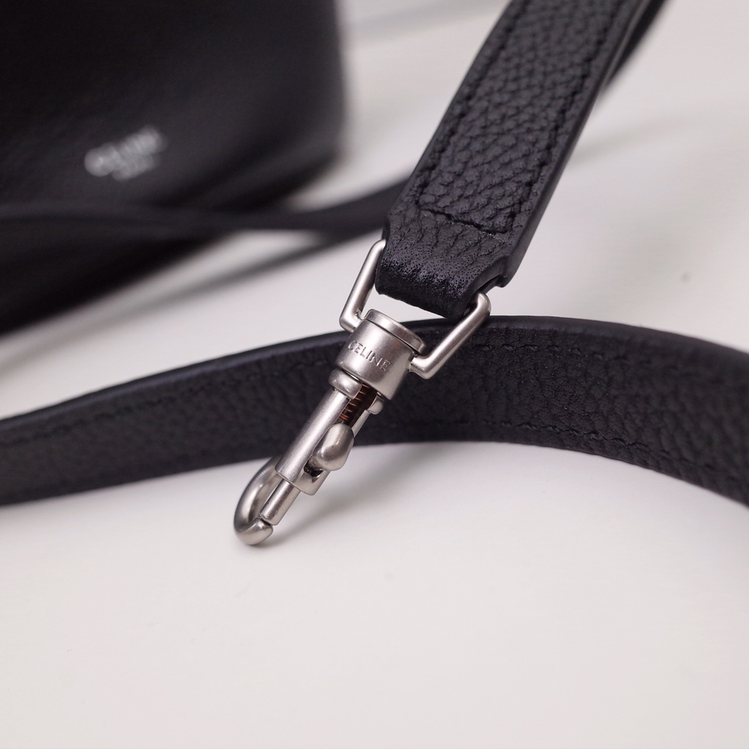 Ce1i*e big bag nano bucket in smooth calfskin black 187243a4t 21 x 15 x 15 cm