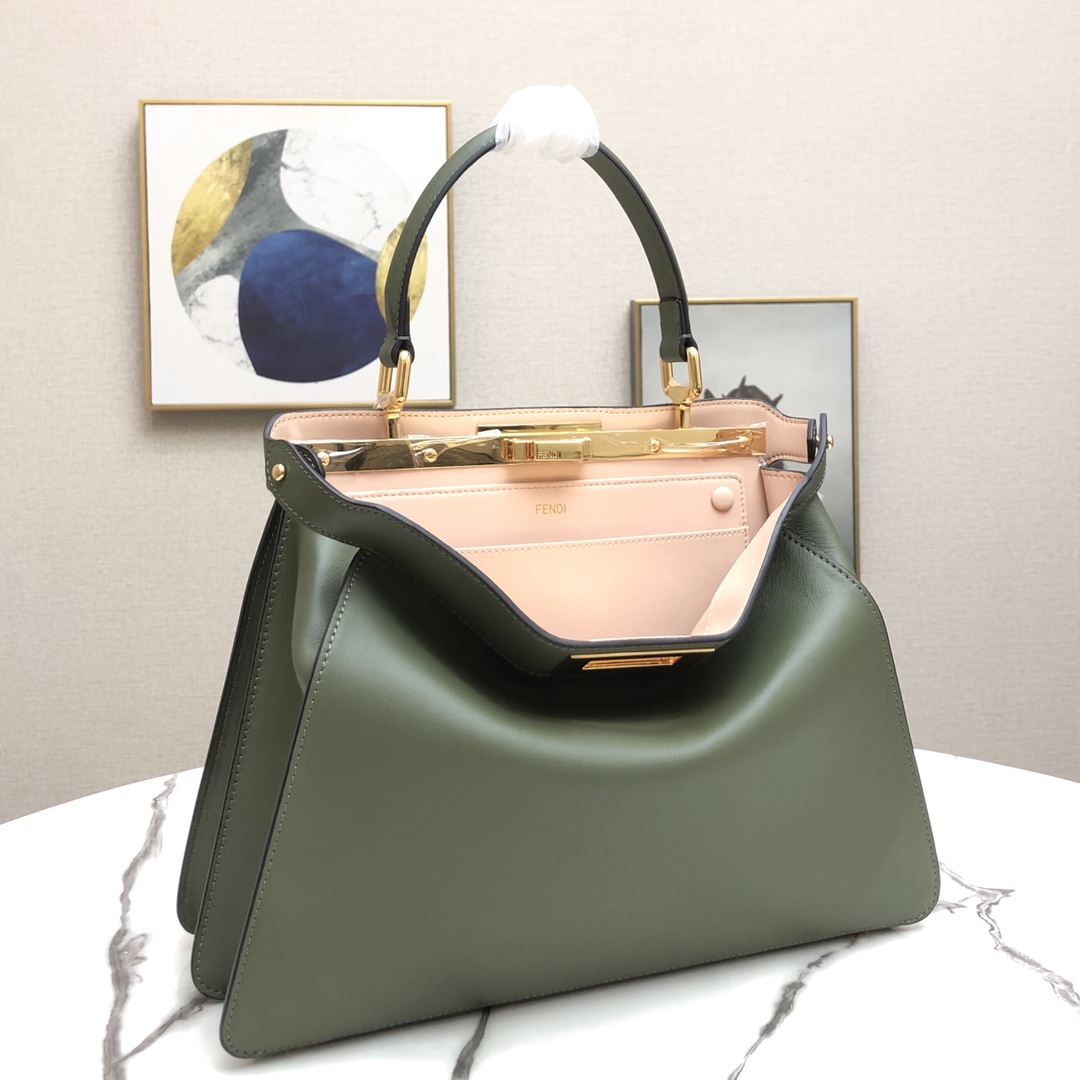 F**di peekaboo iseeu medium green leather bag 8bn321a6v3f1e8j 33.5 x 25.5 x 13 cm