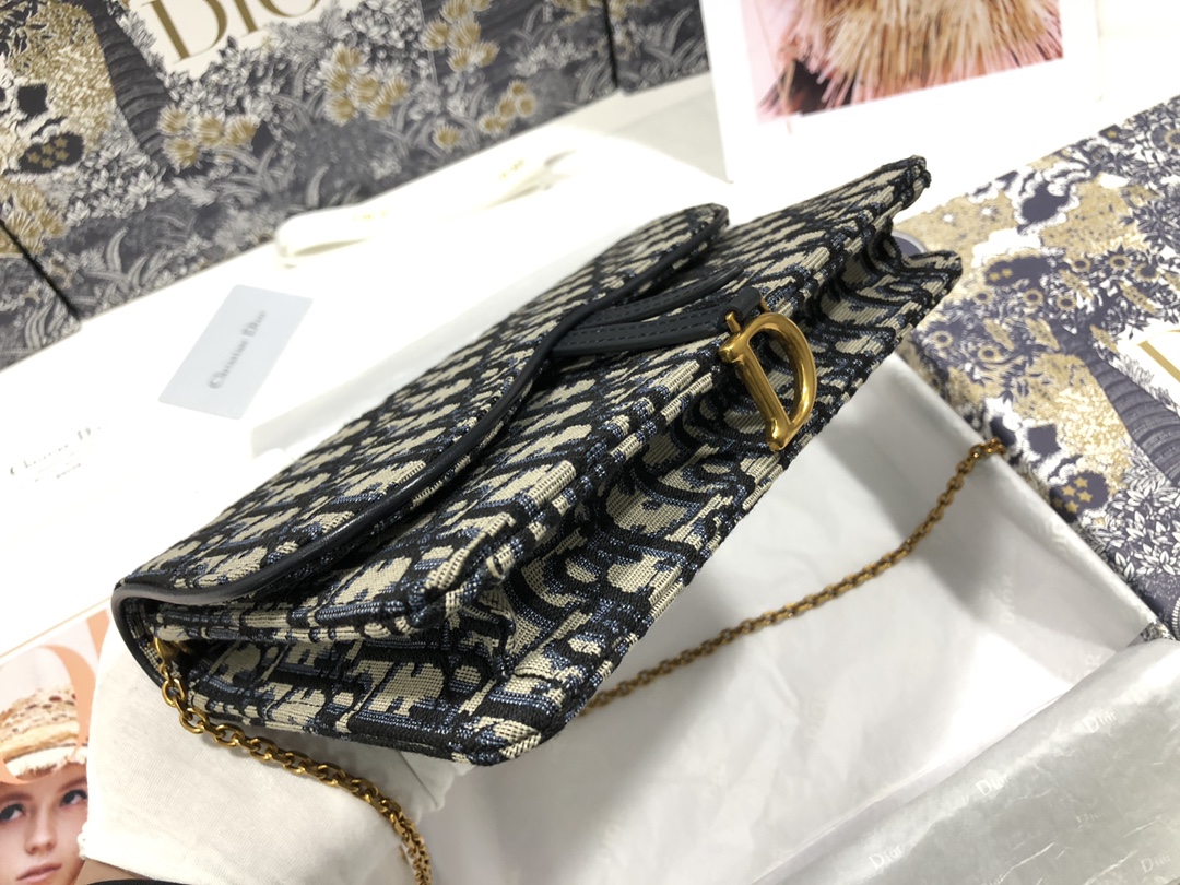 D10r saddle pouch blue D10r oblique jacquard s5620ctzq 22 x 14.5 x 4.5 cm