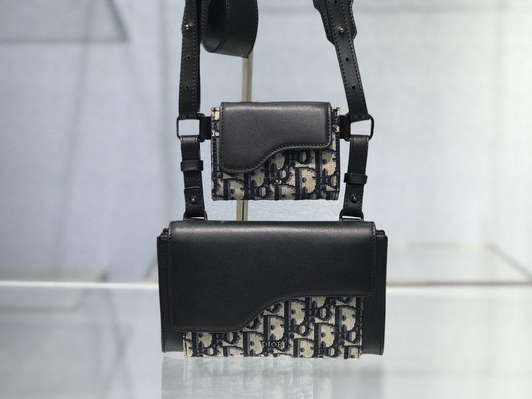 D10r elite shoulder pouch beige and black D10r oblique jacquard canvas 2gaca321uam 18.5 cm x 20 cm