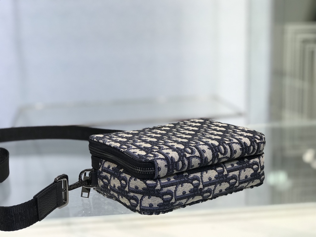 D10r pouch with shoulder strap beige and black D10r oblique jacquard 2obbc119yse 17 x 12.5 cm