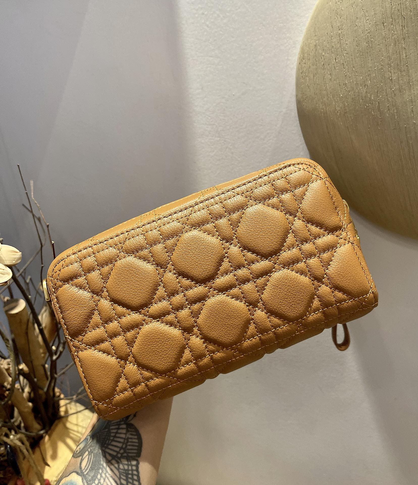 d10r caro double pouch S*pple cannage calfskin brown s5037uwhc 19 x 10.5 x 5 cm