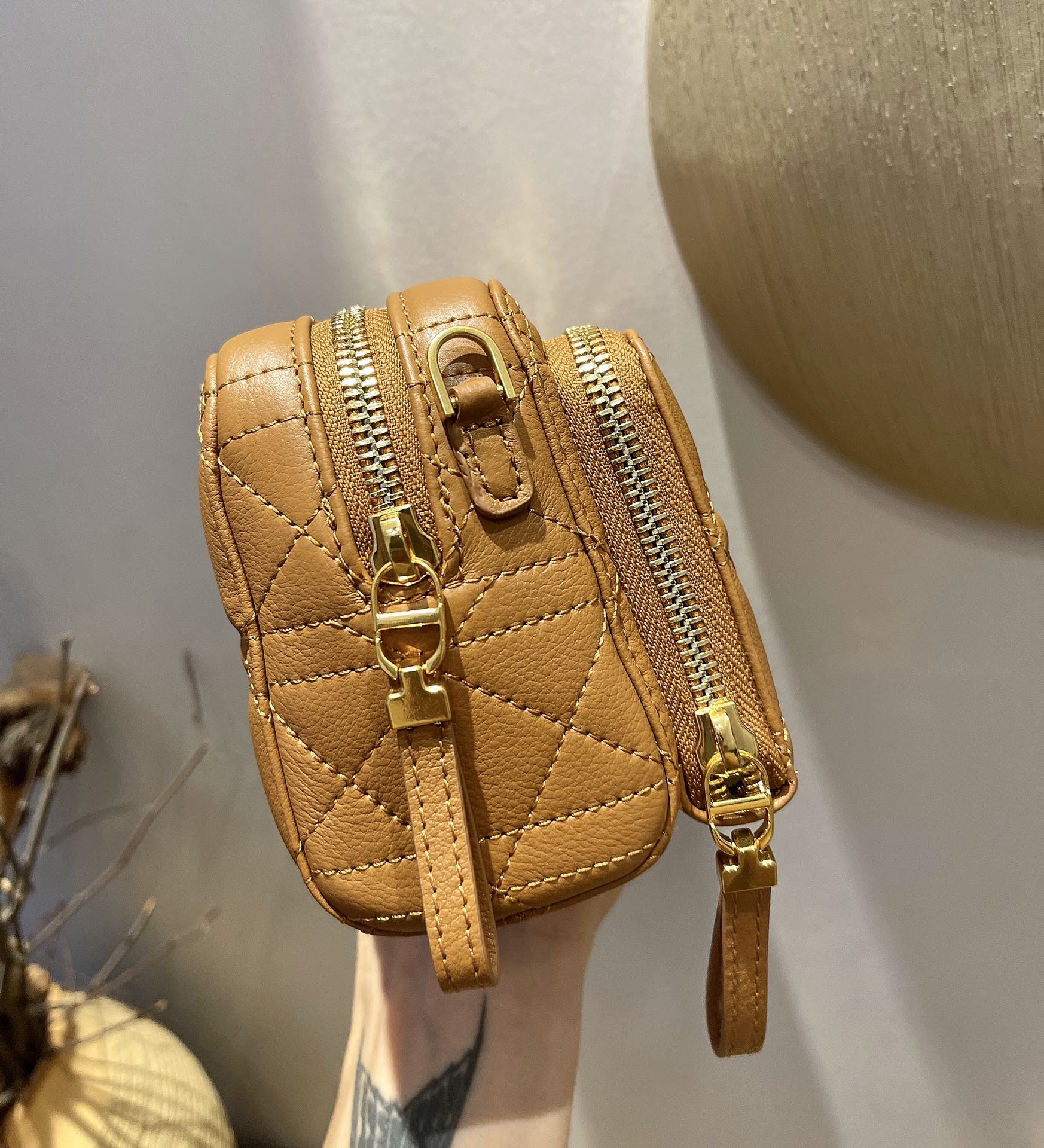 d10r caro double pouch S*pple cannage calfskin brown s5037uwhc 19 x 10.5 x 5 cm