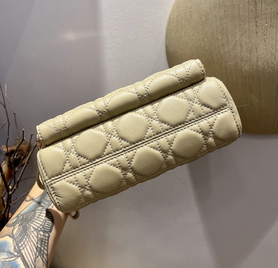 d10r caro double pouch S*pple cannage calfskin grey s5037uwhc 19 x 10.5 x 5 cm