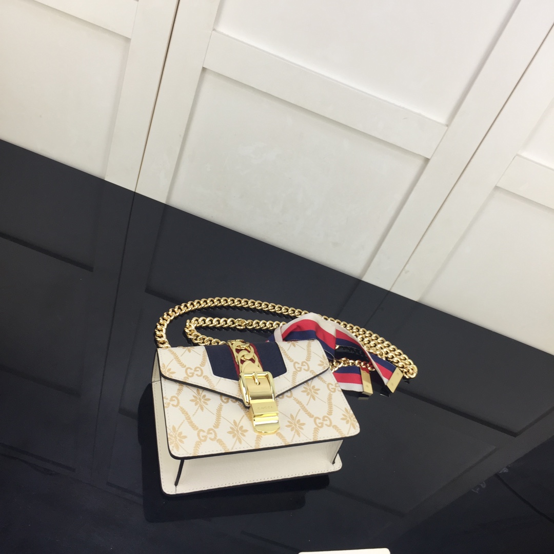 Gvc*1 mini sylvie chain bag white leather 431666 19 x 14 x 7.5 cm