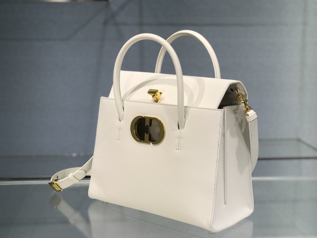 D10r large st honorÉ tote white grained calfskin m9306 30 cm