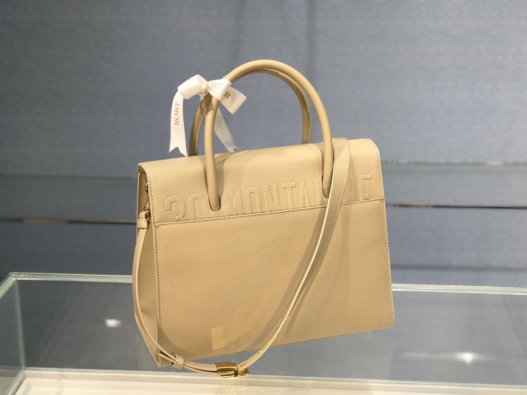 D10r large st honorÉ tote beige grained calfskin m9306 30 cm