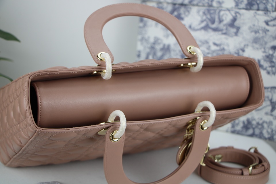 D10r large lady D10r bag blush cannage lambskin m0566 32 x 25 x 11 cm