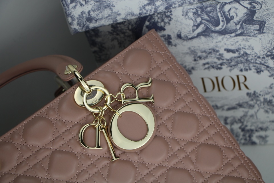 D10r large lady D10r bag blush cannage lambskin m0566 32 x 25 x 11 cm