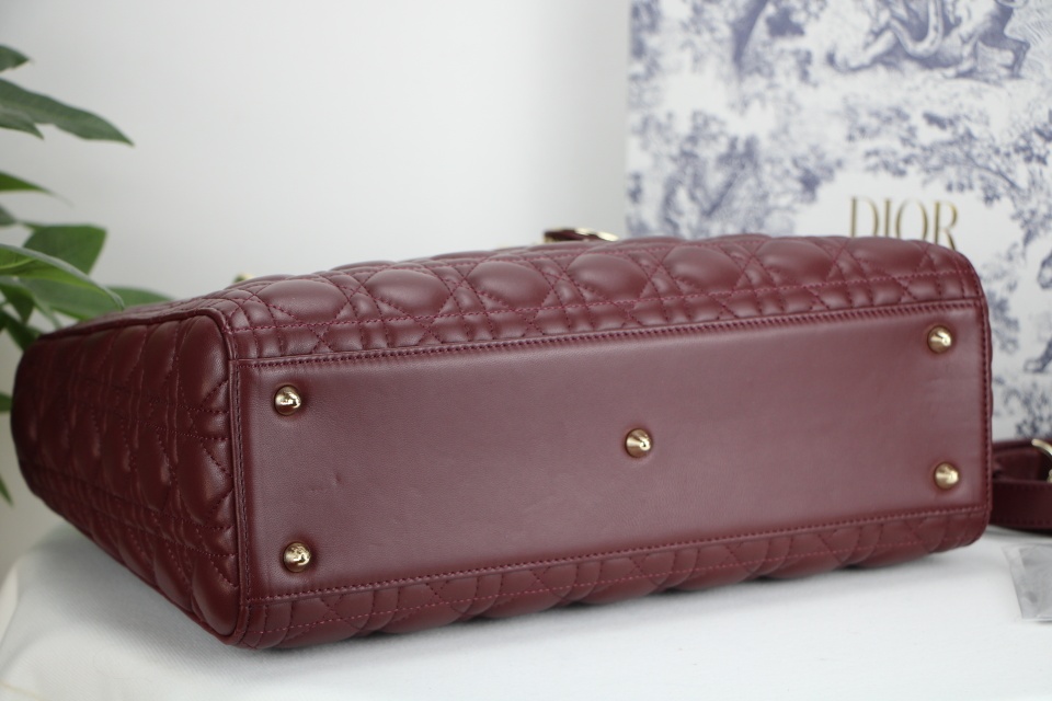 D10r large lady D10r bag burgundy cannage lambskin m0566 32 x 25 x 11 cm