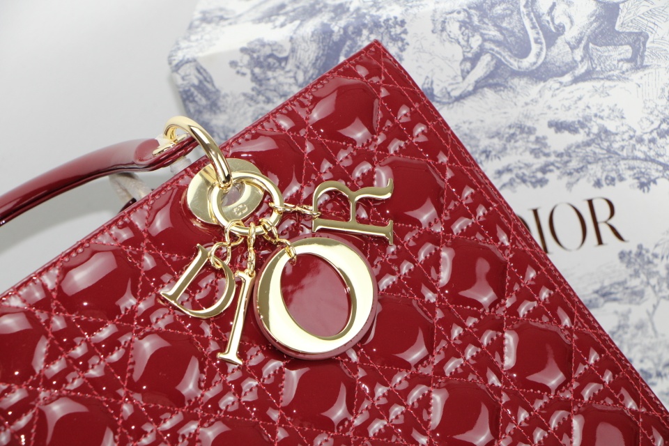 D10r large lady D10r bag cherry red patent cannage calfskin m0566 32 x 25 x 11 cm