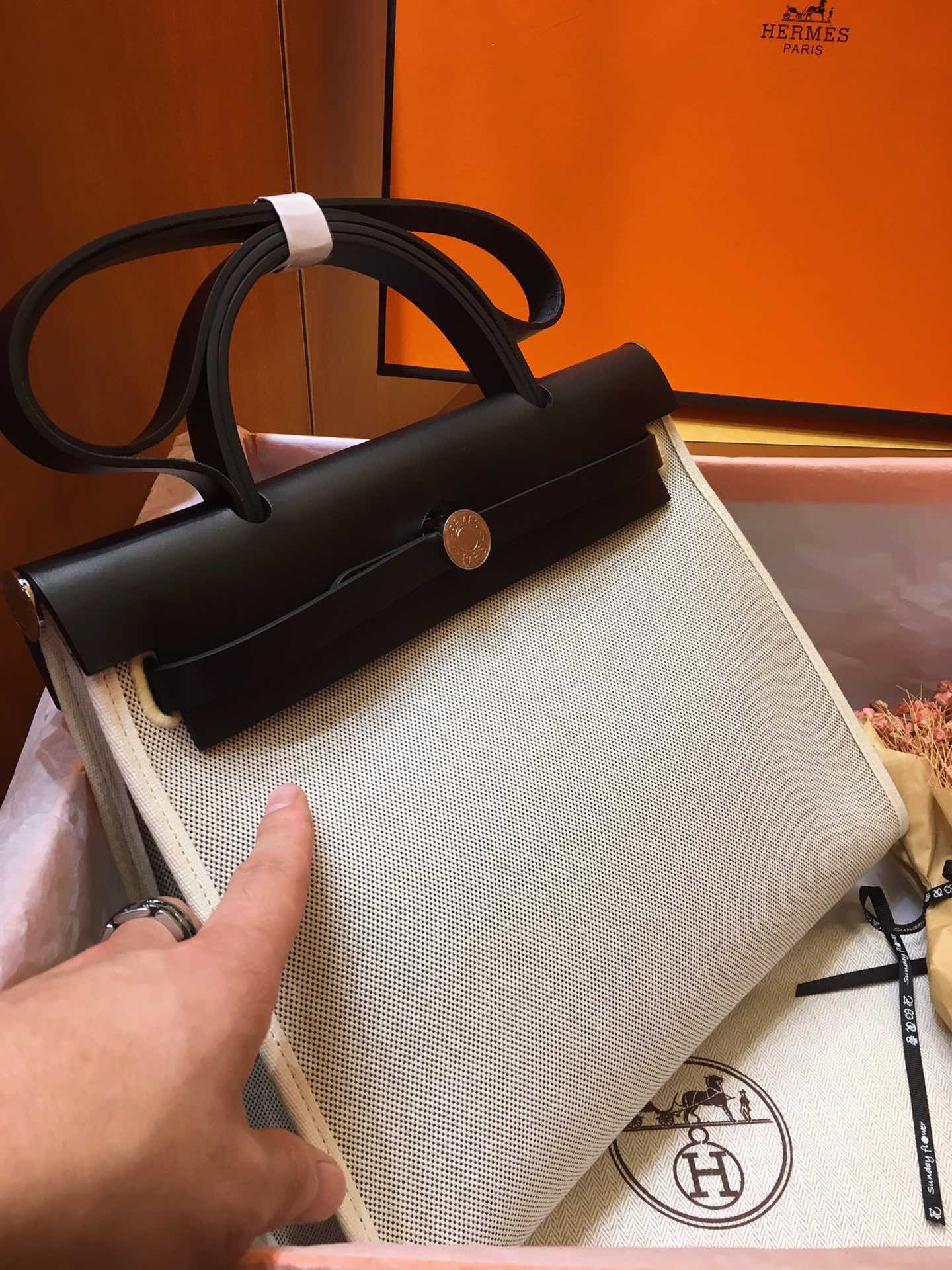 H**me5 herbag zip 31 pm retourne bag white and black 078971 25 x 31 x 10 cm