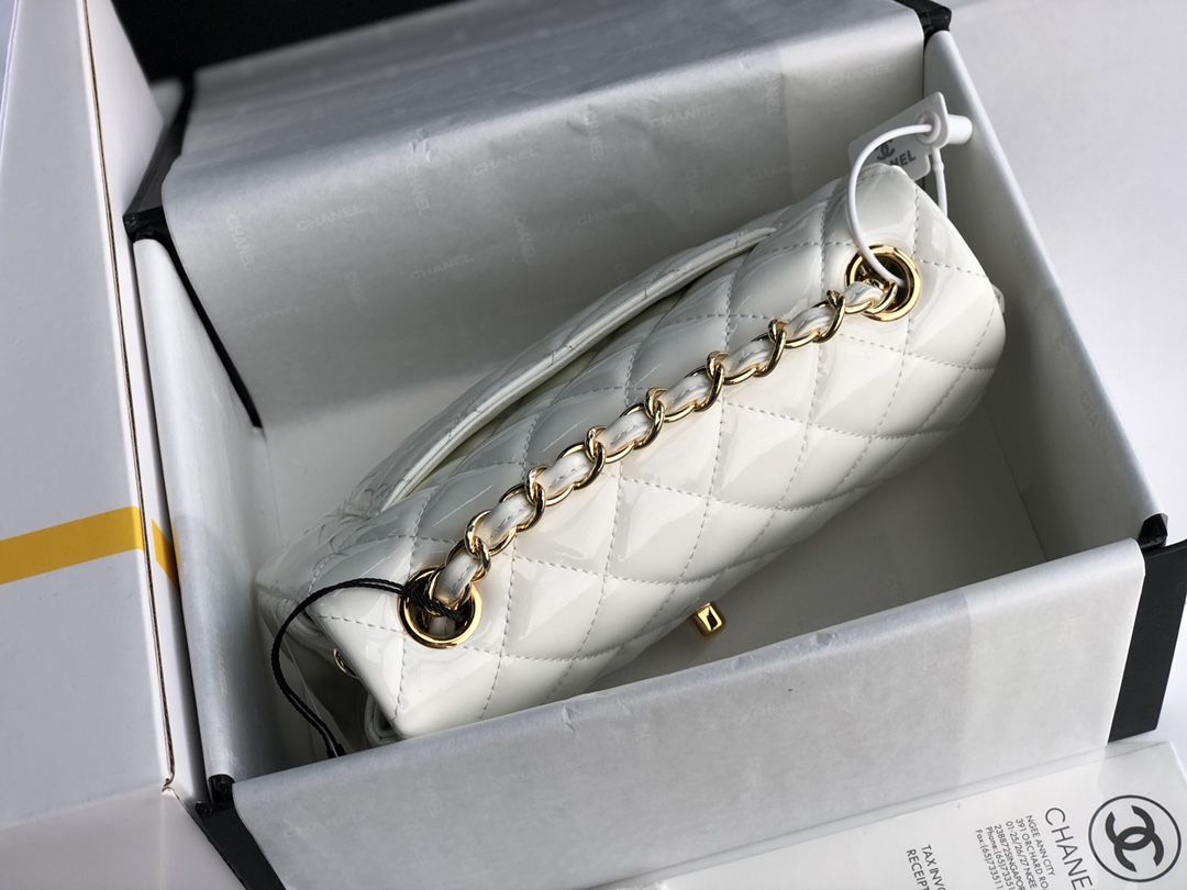 Ch**el cf mini patent calfskin & golden metal white bag 20cm