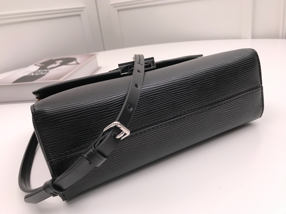 l0vis Vvtt0n pochette grenelle noir m55977 23.5 x 16.0 x 8.0 cm