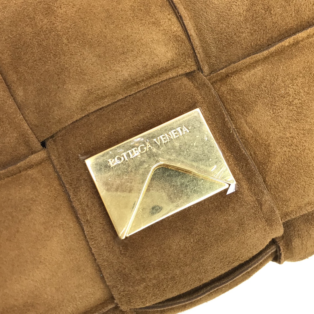 b0tt*ga Ven*ta padded cassette in suede caramel 44046 26 x 18 x 8 cm