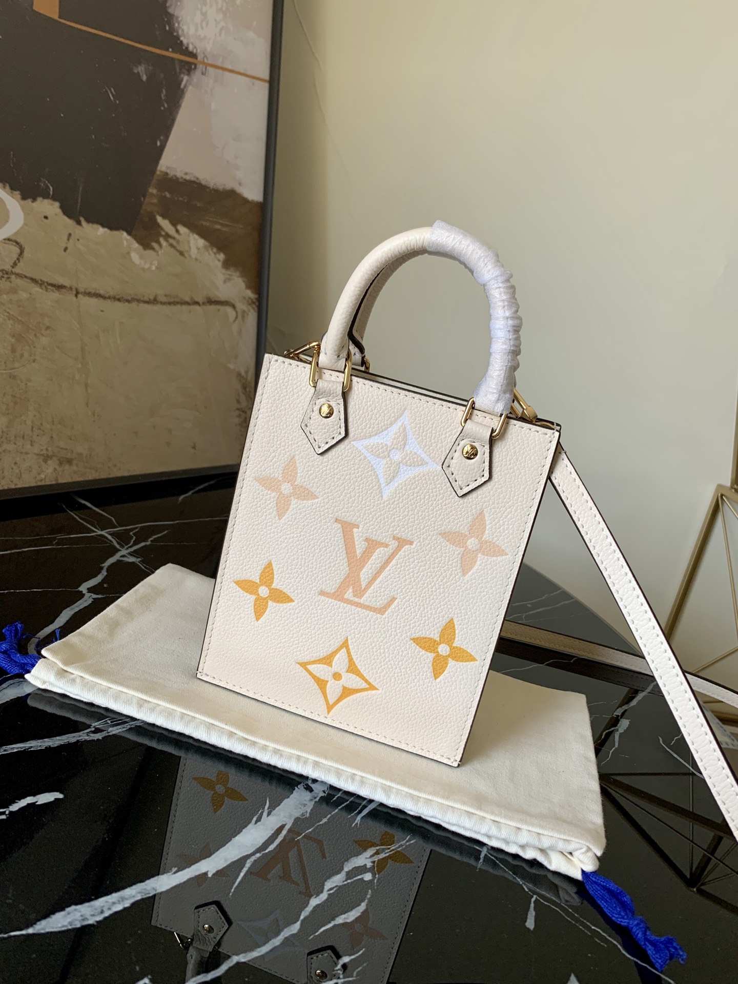 l0vis Vvtt0n petit sac plat cream m80449 14 x 17 x 5 cm