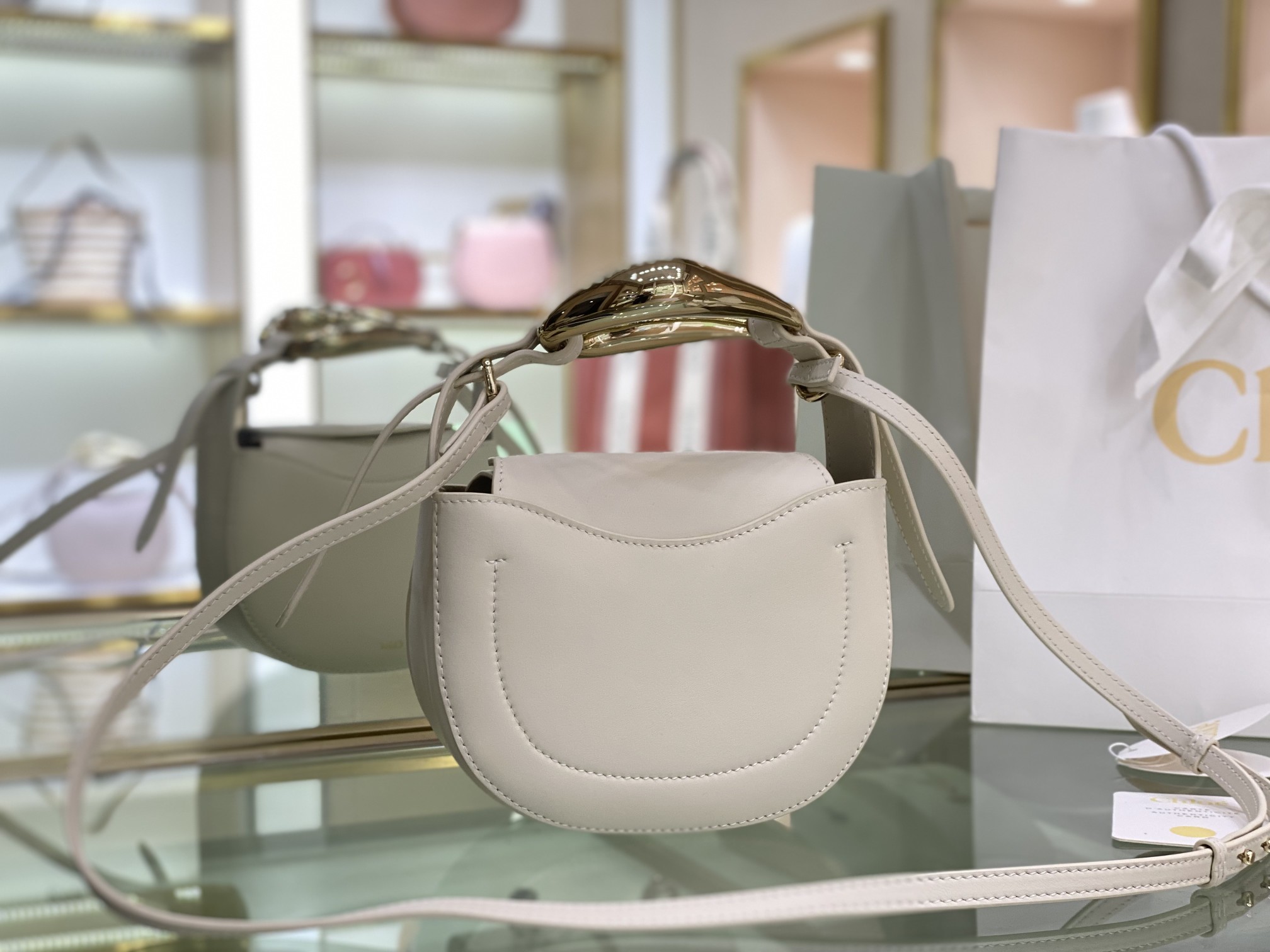 CHLOE KISS SMALL BAG Grain Calfskin White CHC21US350 20 x 26 x 8 cm