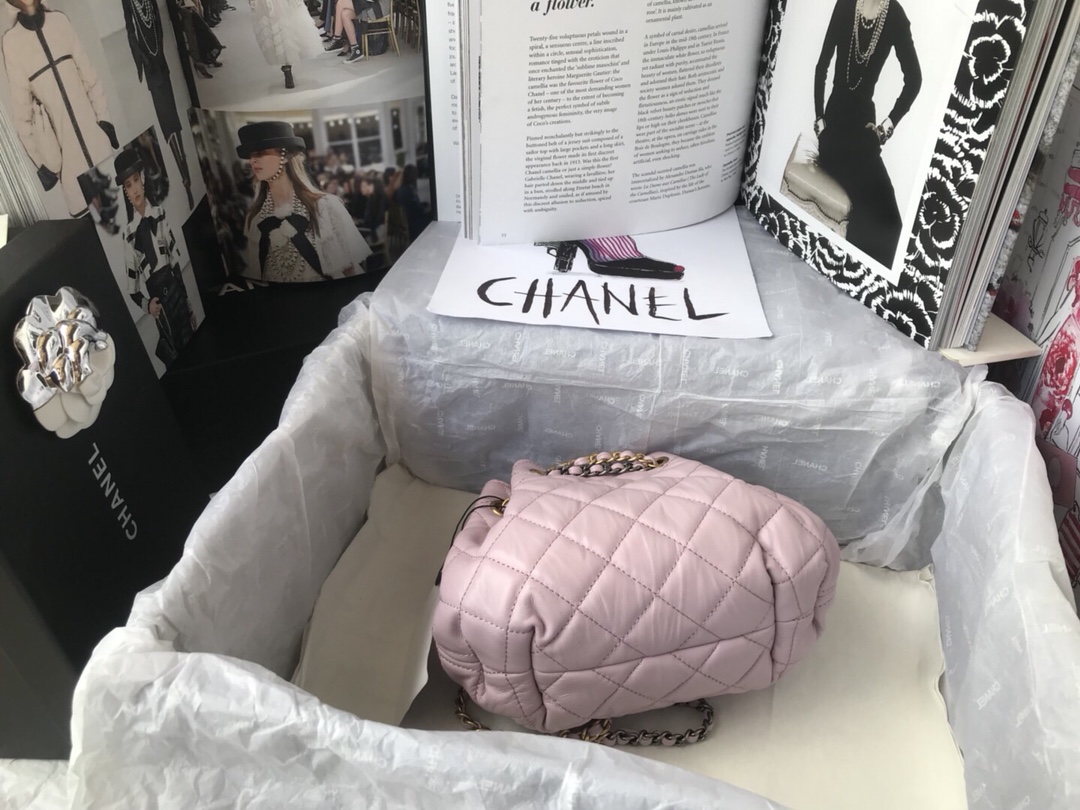 Ch**el mini drawstring bag in pink as1802 20 x 17 x 10 cm