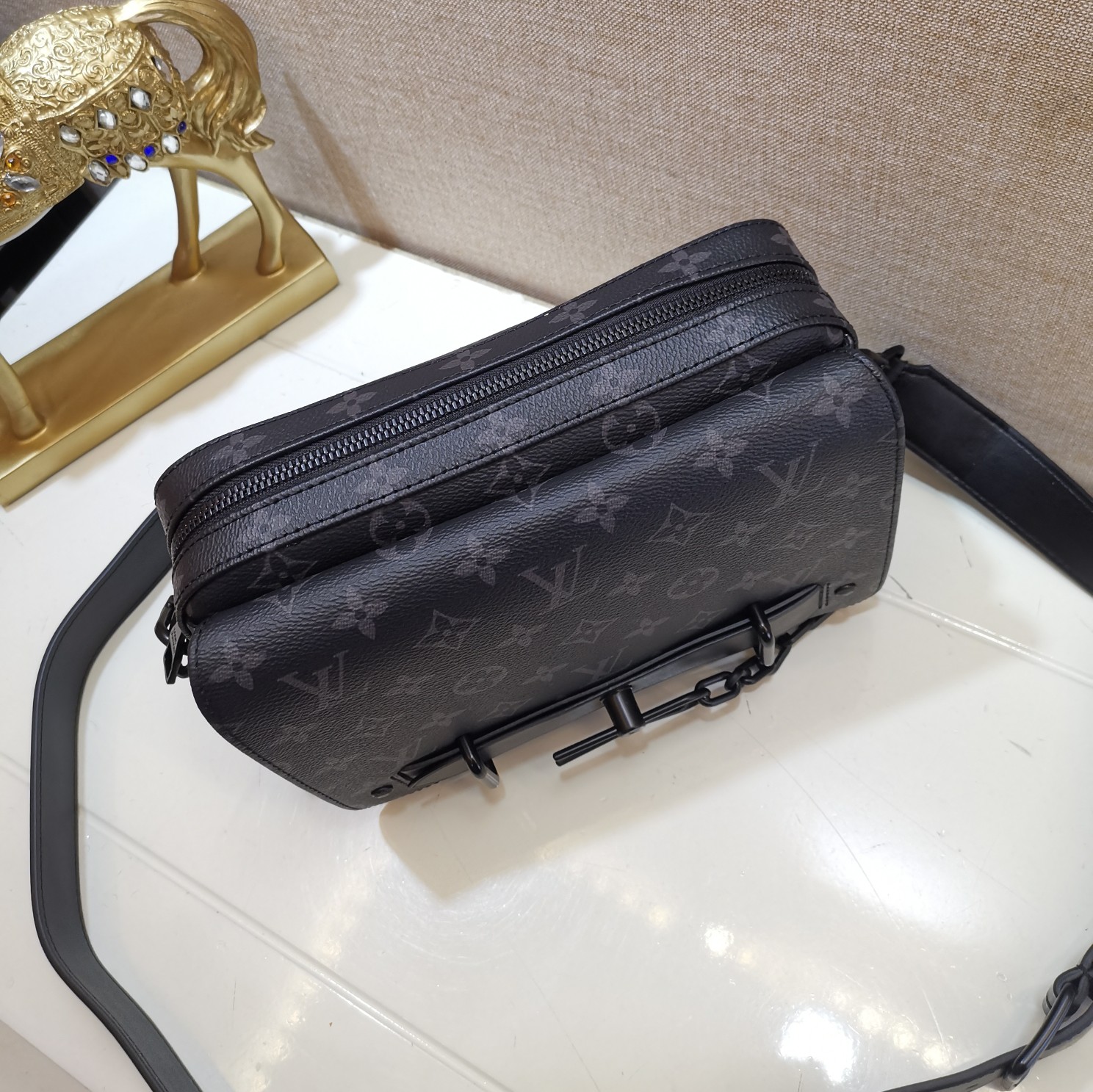 l0vis Vvtt0n steamer messenger bag monogram eclipse canvas m45585 23.5 x 17 x 6 cm