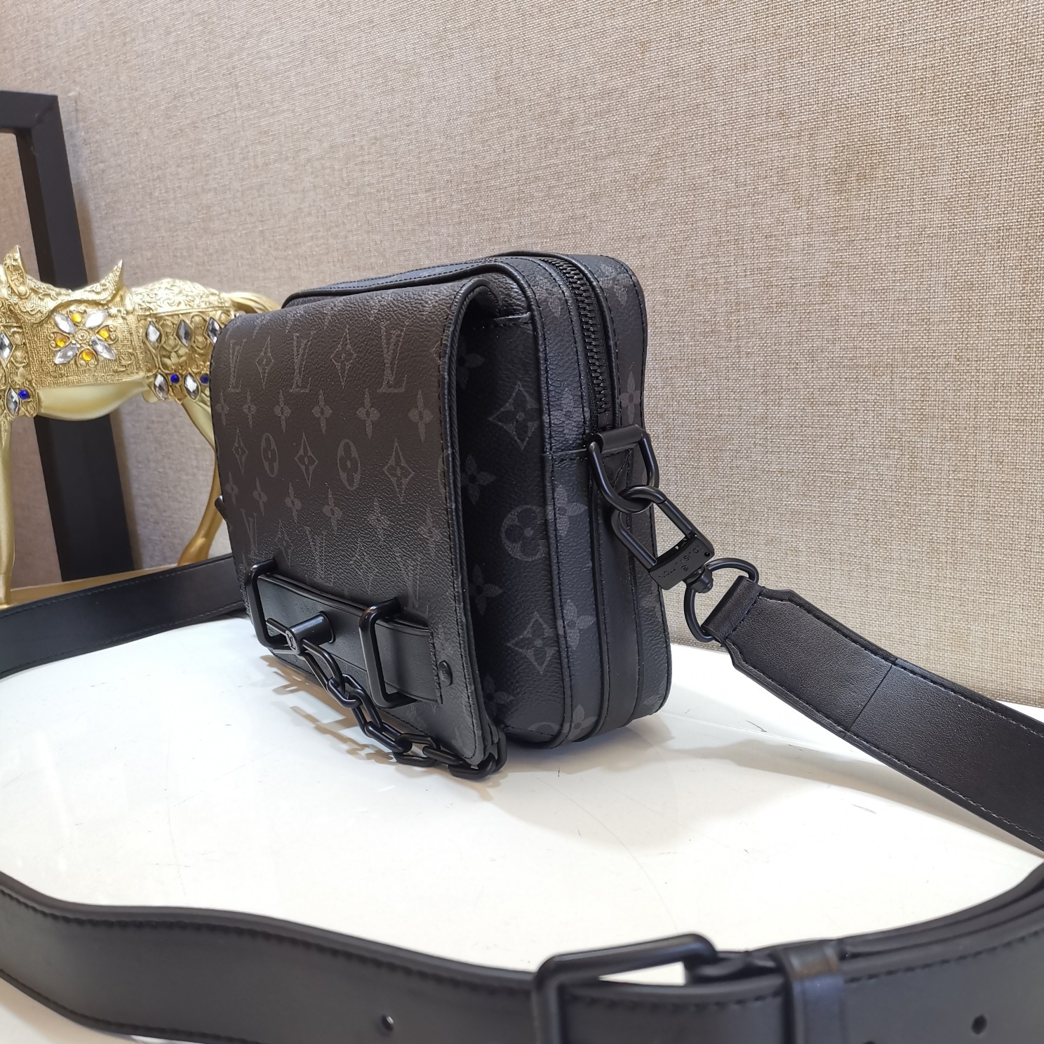 l0vis Vvtt0n steamer messenger bag monogram eclipse canvas m45585 23.5 x 17 x 6 cm