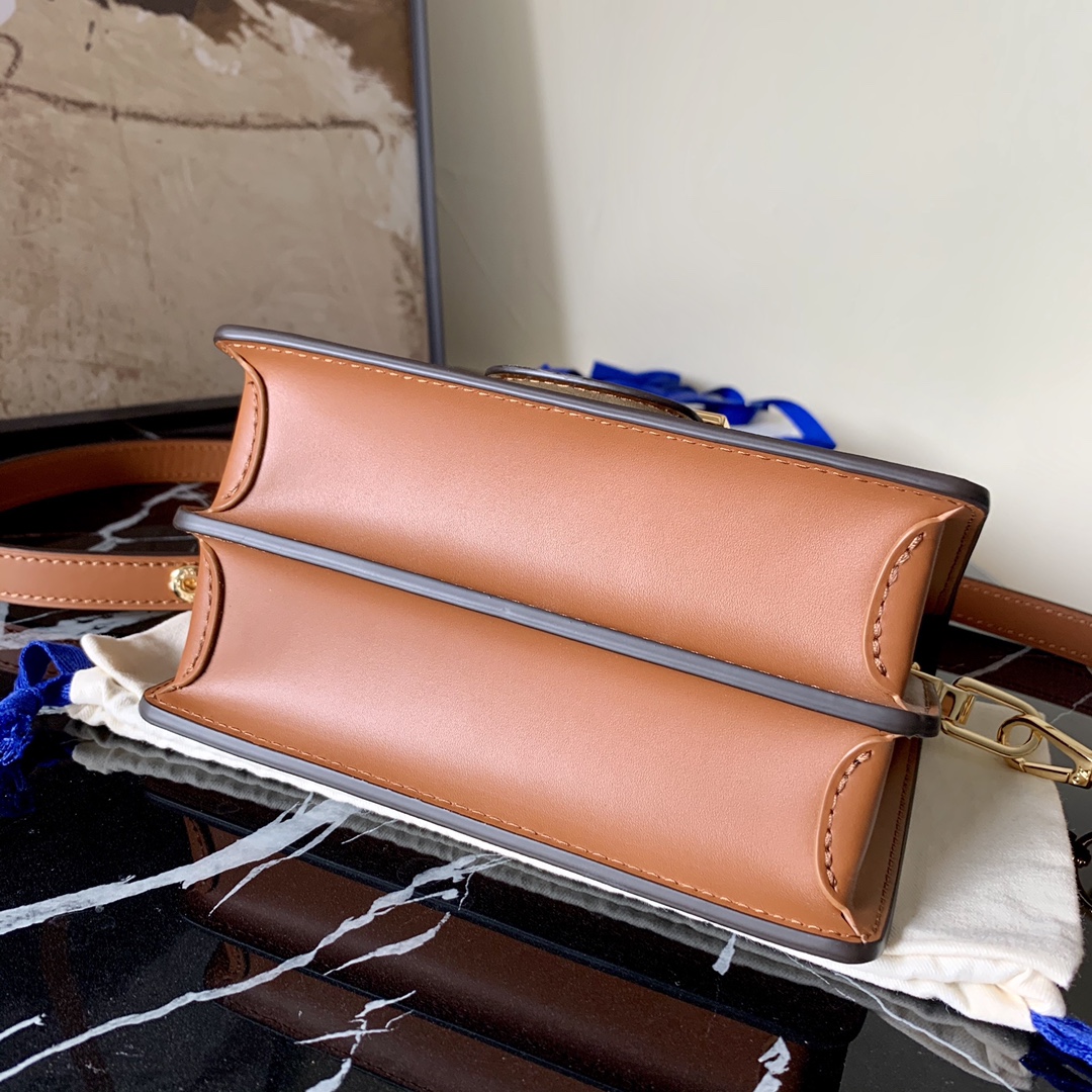 l0vis Vvtt0n mini dauphine monogram canvas m44580 20 x 15 x 9 cm