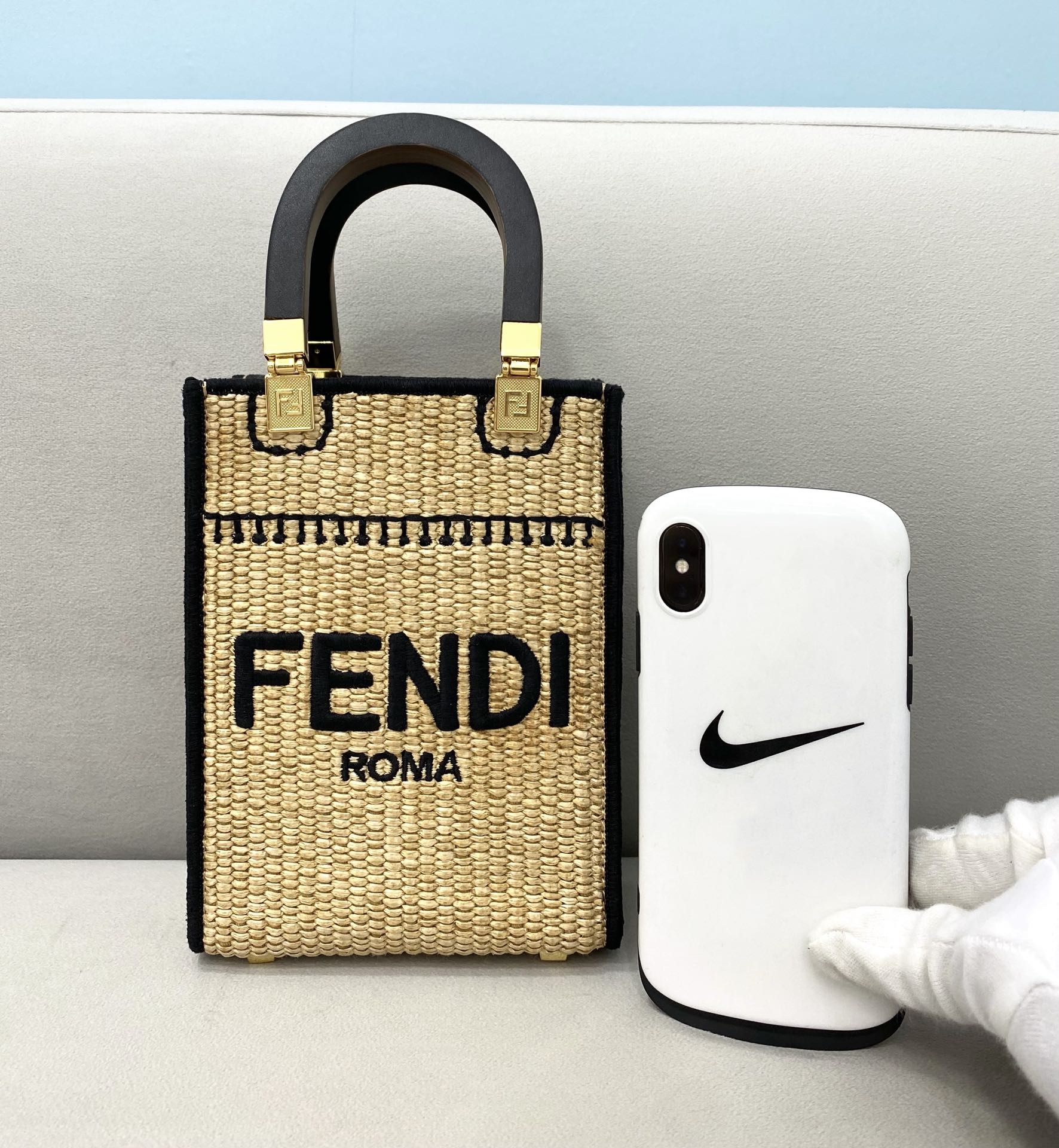 F**di mini sunshine shopper braided straw 8bs051afqpf 13 x 18 x 6.5 cm