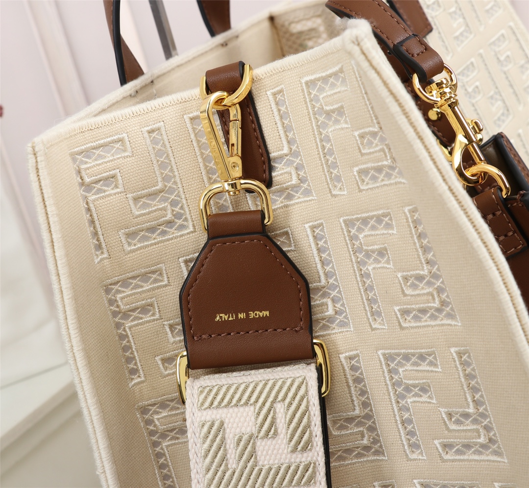 F**di spring summer 2021 tote bag monogram white 38 x 34 x 20 cm