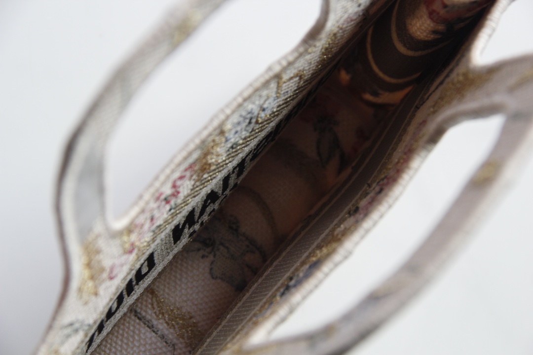 D10r mini book tote beige multicolor hibiscus embroidery s5475 22.5 x 24 x 8 cm