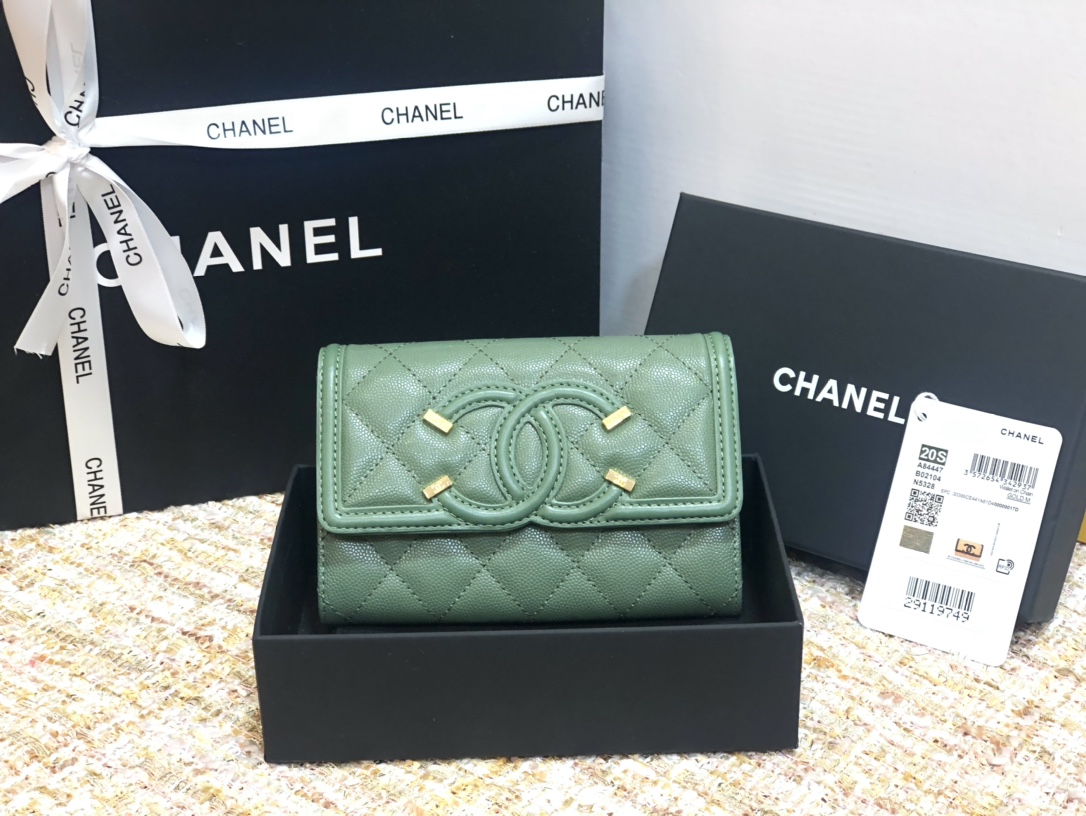 Ch**el wallet cc grain leather seafoam 84447 15 cm