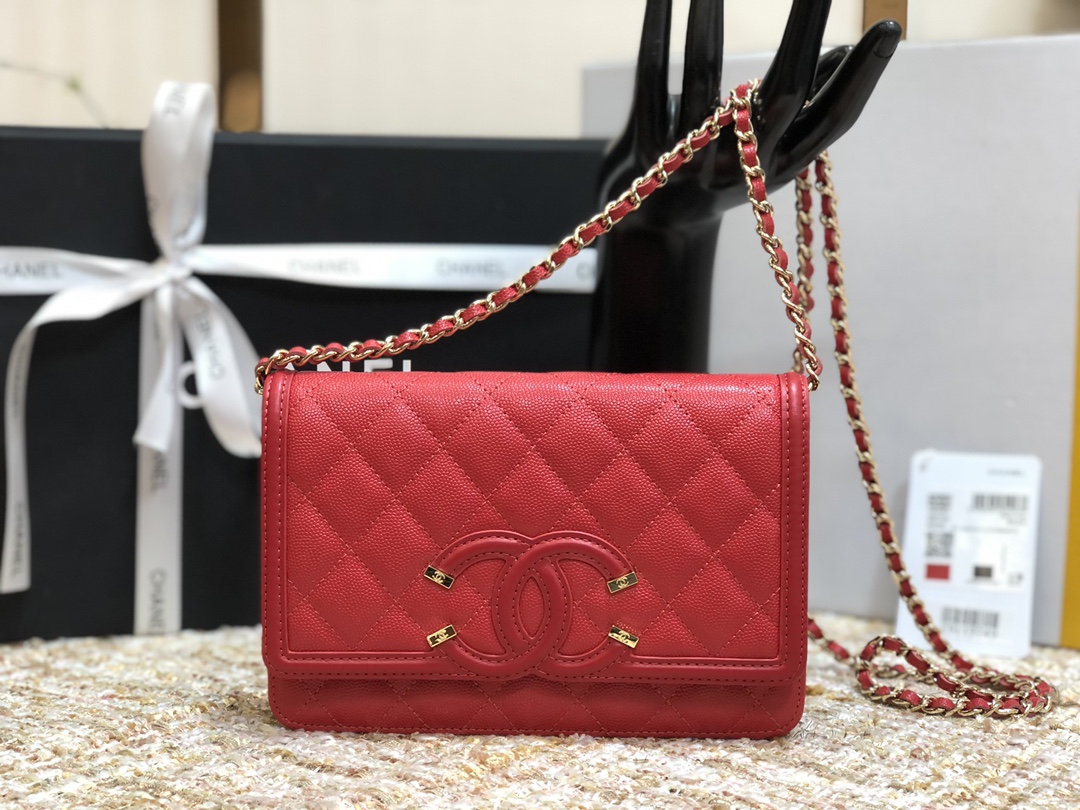 Ch**el cc filigree woc grain leather red a84451 19.5 × 3.5 × 12 cm