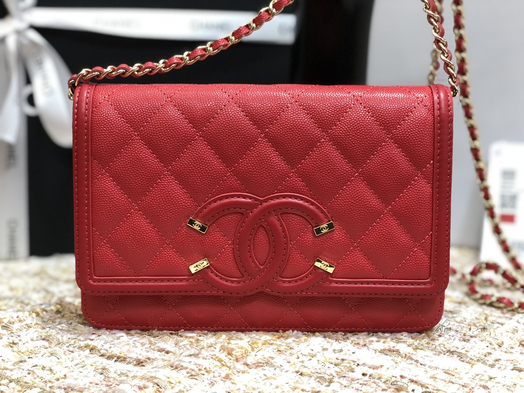 Ch**el cc filigree woc grain leather red a84451 19.5 × 3.5 × 12 cm
