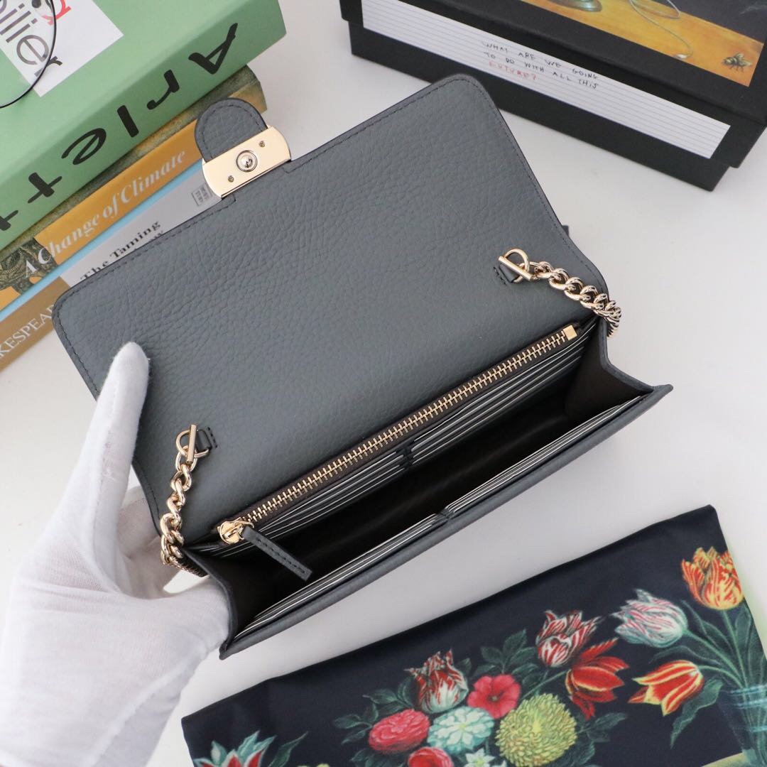 Gvc*1 interlocking wallet on chain grey leather 510314 19.5 x 12 x 3.5 cm