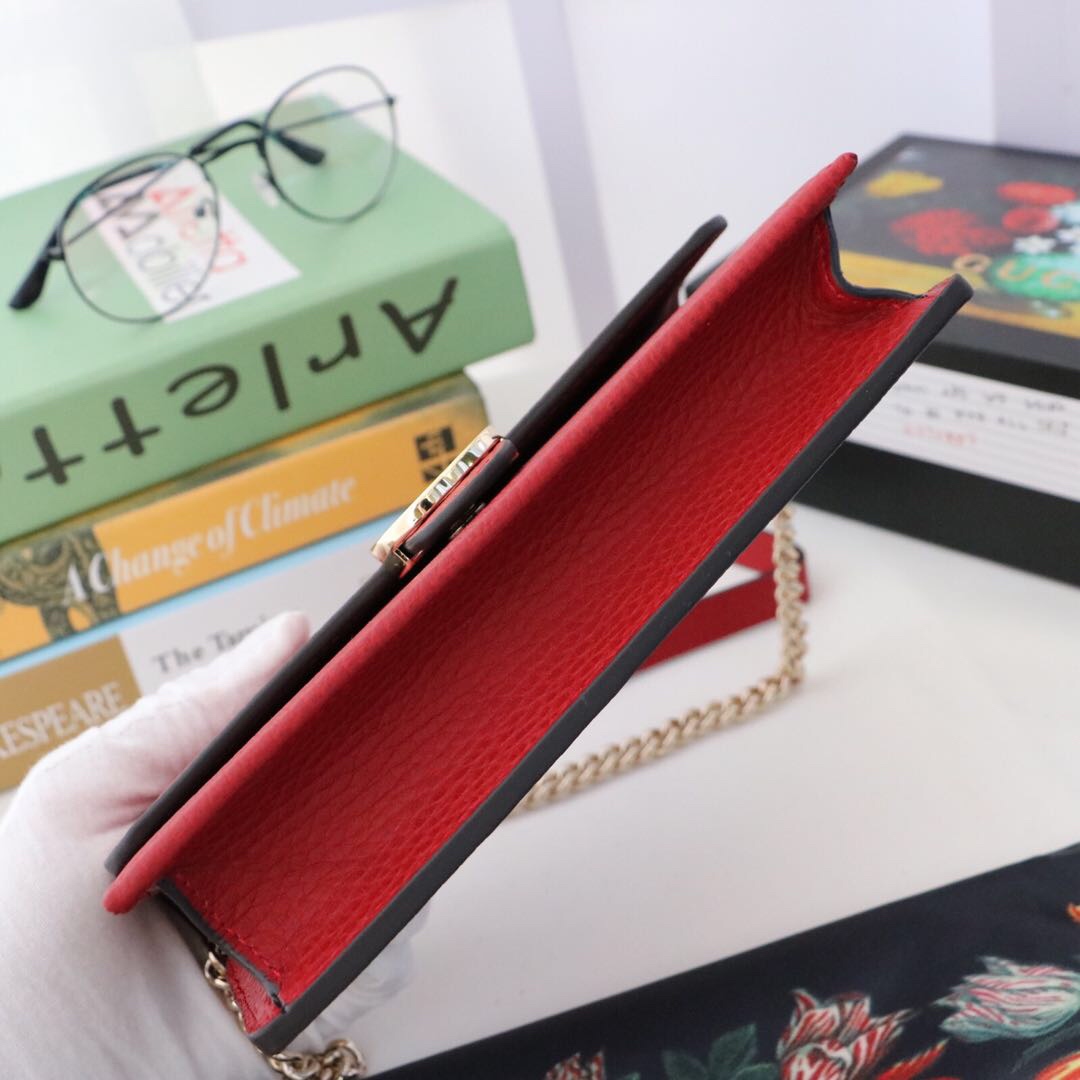 Gvc*1 interlocking wallet on chain red leather 510314 19.5 x 12 x 3.5 cm