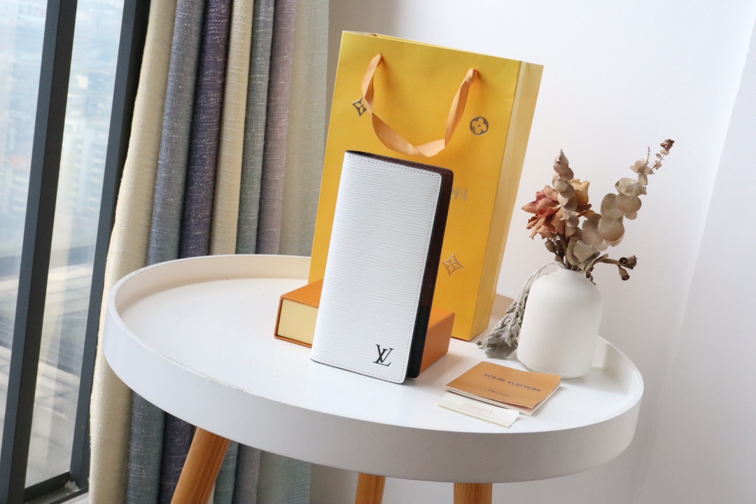 l0vis Vvtt0n brazza wallet epi leather white m80772 10 x 19 x 2 cm