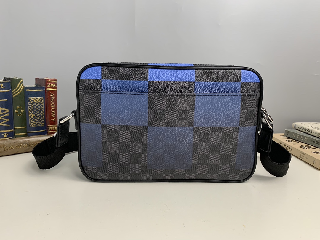 l0vis Vvtt0n alpha messenger damier graphite canvas blue n40408 26 x 17 x 5 cm