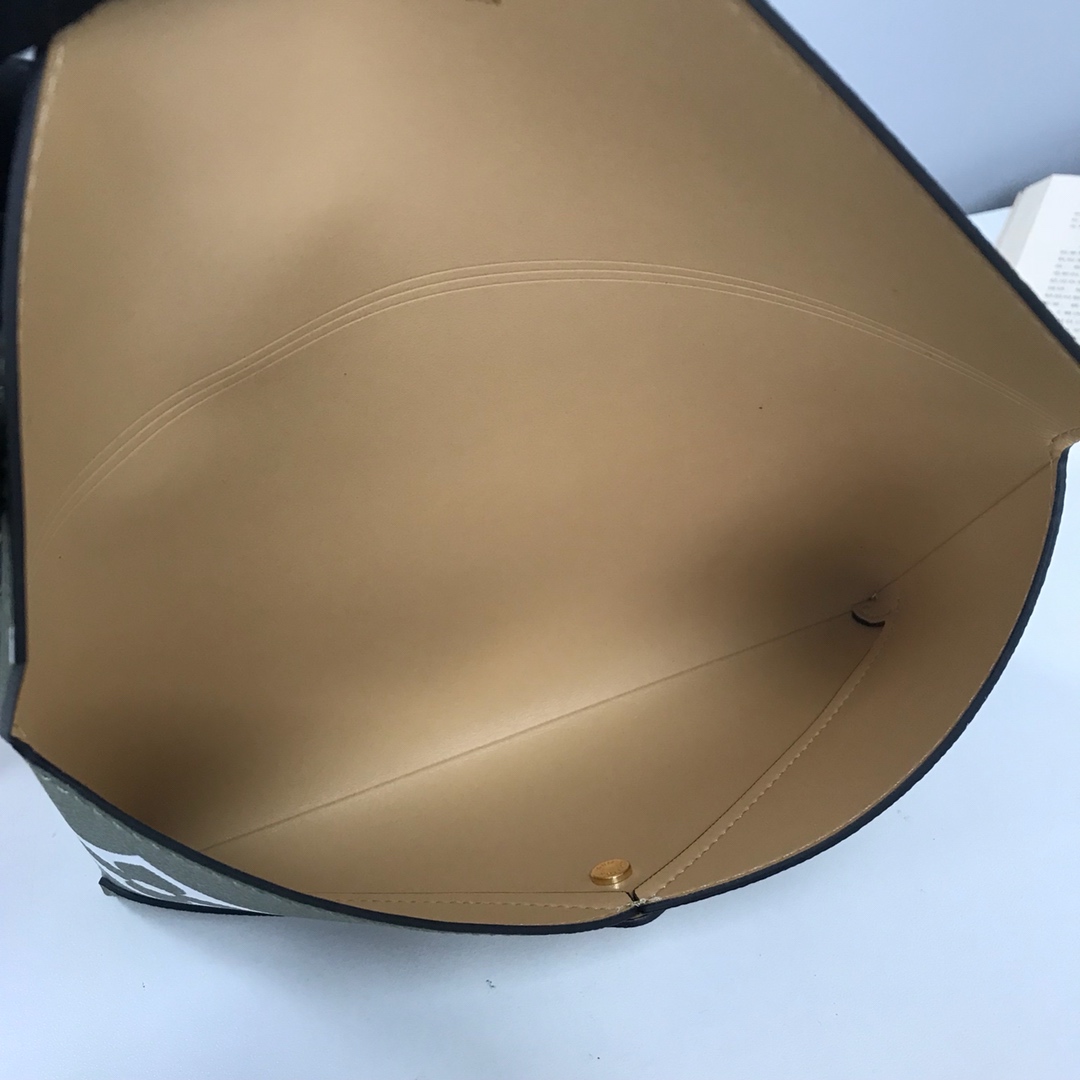 l0vis Vvtt0n pochette kirigami m67600 15.5 x 11.5 x 0.5 cm