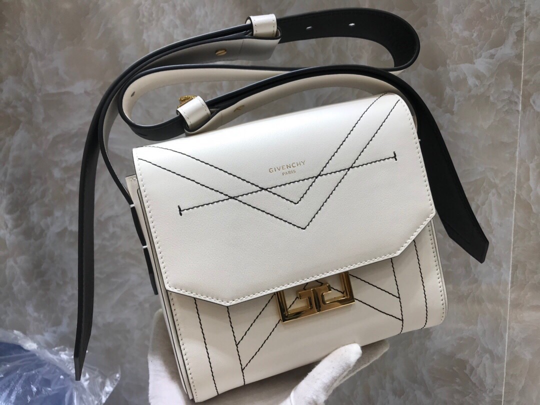 GIVENCHY MINI EDEN BAG White 20 × 12.5 × 6 cm