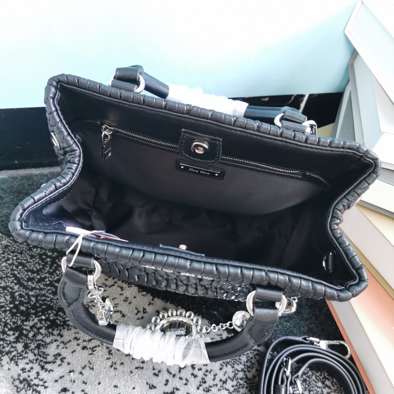 M1um1u crystal cloquÉ nappa leather handbag black 5ba067 24 x 19.5 x 13 cm