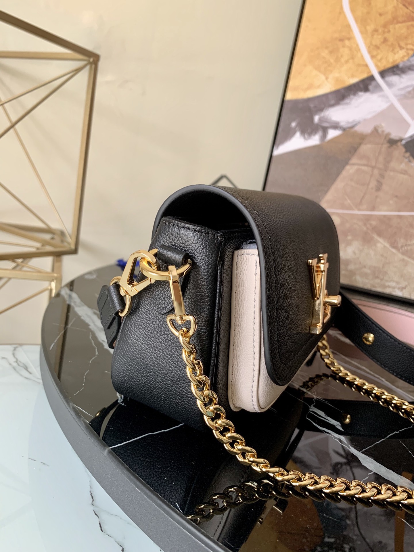 l0vis Vvtt0n lockme tender leather black m58557 19 x 13 x 8 cm