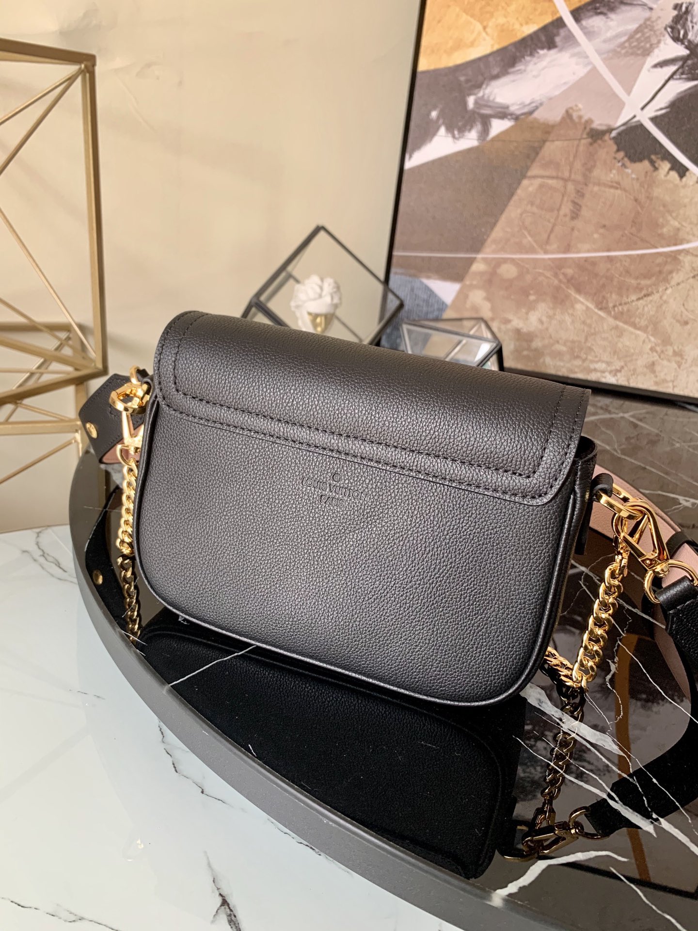 l0vis Vvtt0n lockme tender leather black m58557 19 x 13 x 8 cm