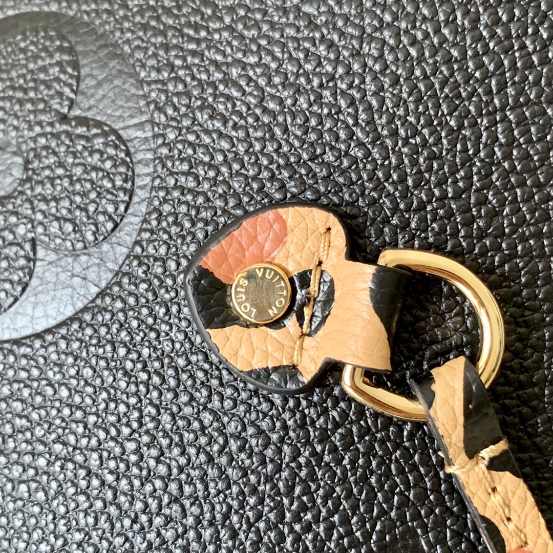 l0vis Vvtt0n neverfull mm monogram empreinte leather black m45856 32cm