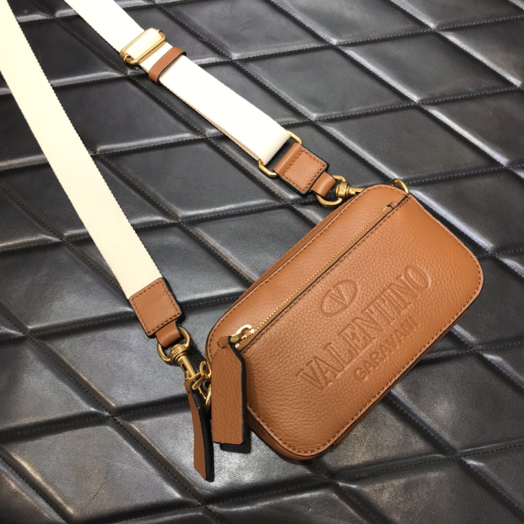 Va1e*ntin0 small garavani identity belt bag in leather brown vy0b0954qpt 19 x 4 x 10 cm
