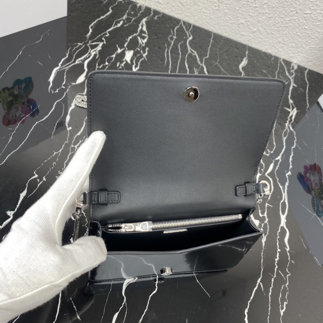 Pra*a brushed nappa leather shoulder bag black 1bd307 19 x 10.5 x 3.5 cm