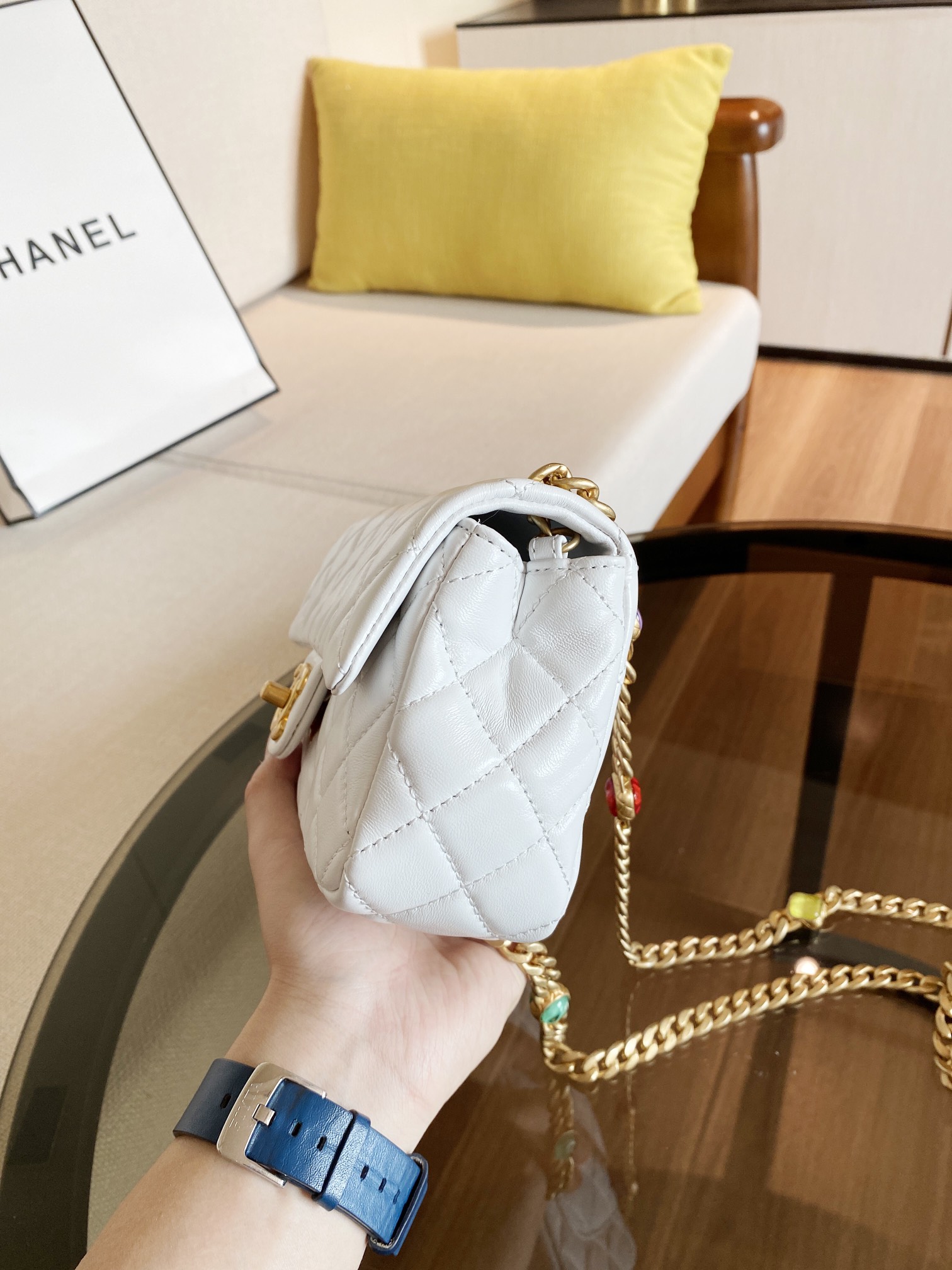 Ch**el small resin stones chain flap bag lambskin white as2380 12.5 x 20 x 7 cm