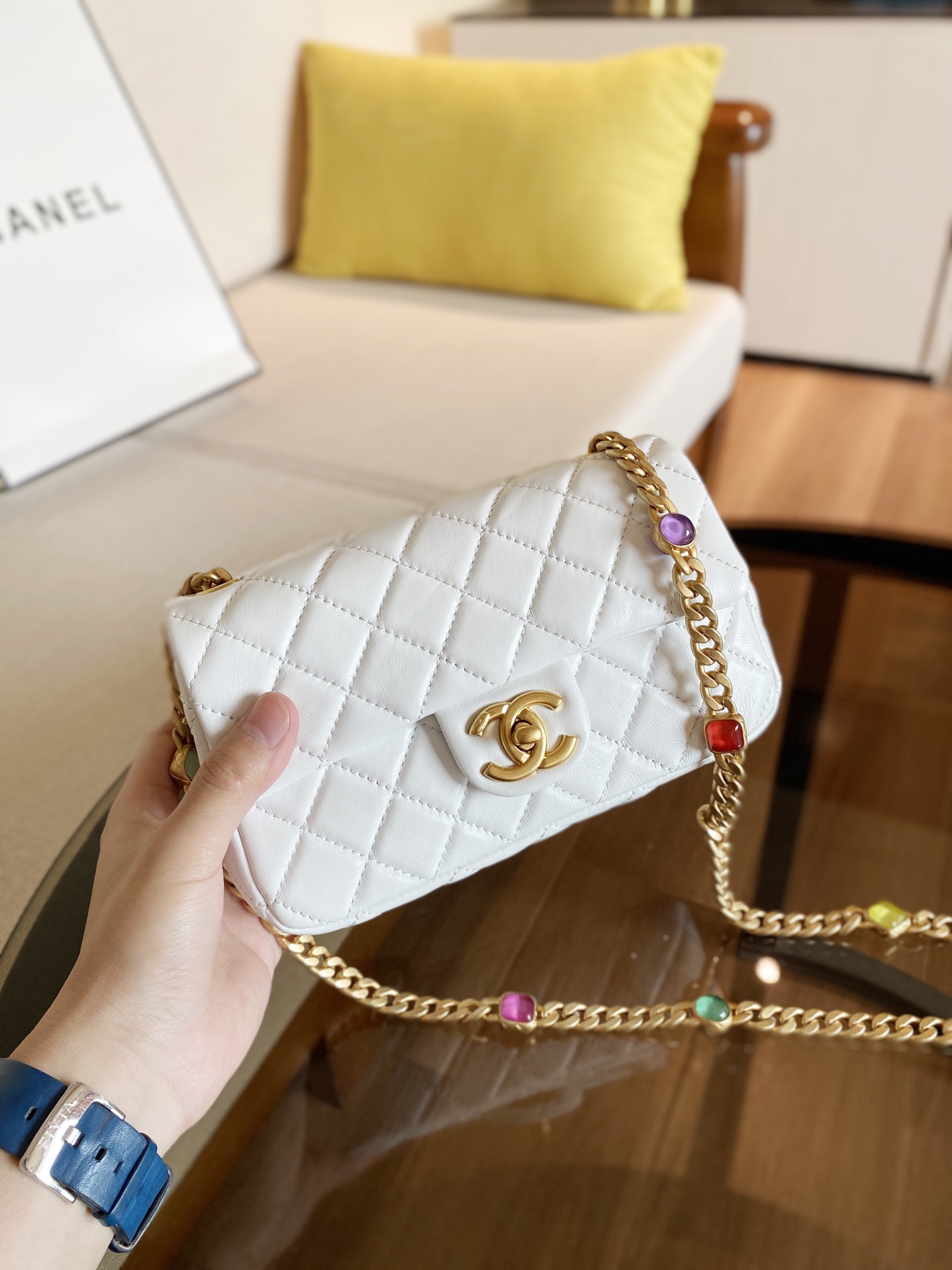 Ch**el small resin stones chain flap bag lambskin white as2380 12.5 x 20 x 7 cm