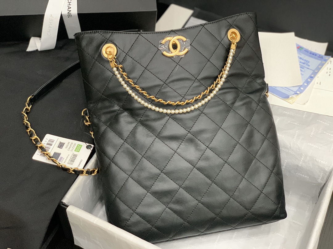 Ch**el calfskin crystal pearls shopping bag black as2213 34 x 25 x 5 cm
