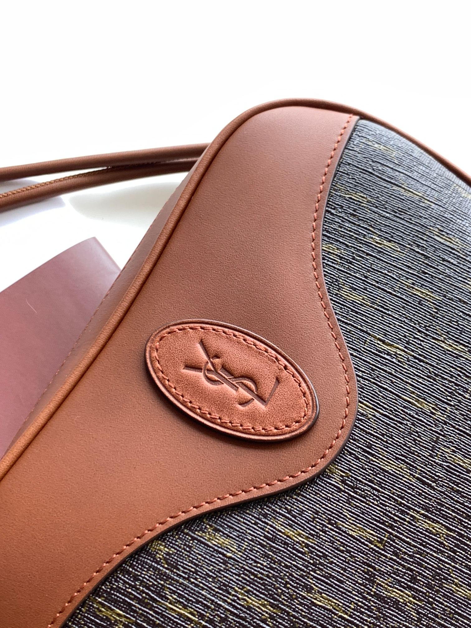 Y51 le monogramme cŒur bag in canvas and smooth leather chestnut 6752602 20 x 17 x 6 cm